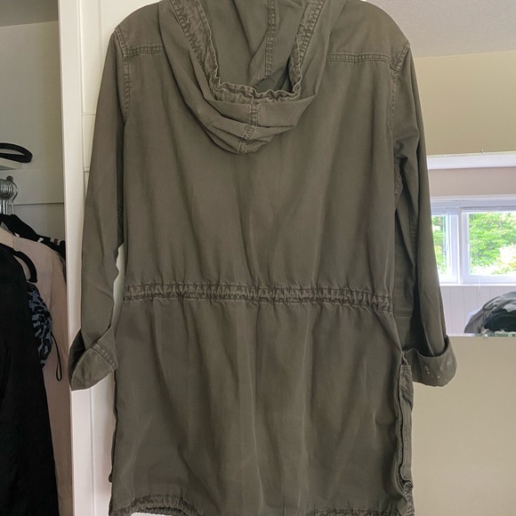 Talula | Most Popular Aritzia Jacket - Picture 4 of 4